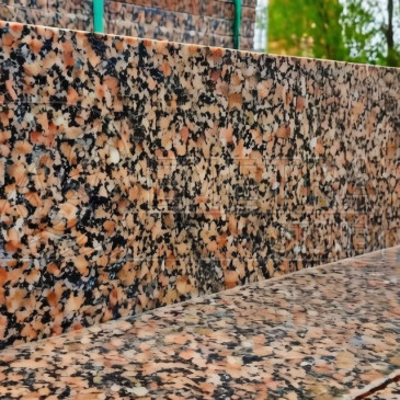 Плита гранитная красно-коричневая